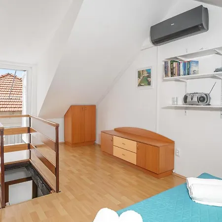 Apartment Studio Apartman Salis