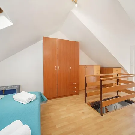 Apartment Studio Apartman Salis